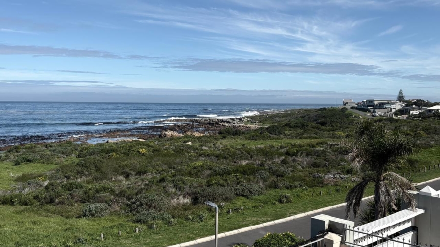 5 Bedroom Property for Sale in Sandbaai Western Cape